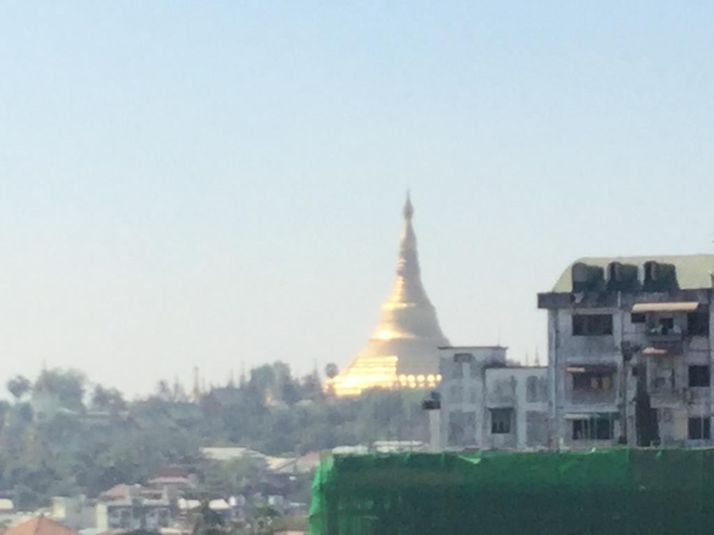 Crystal Palace Hotel Yangon Exteriör bild